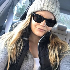 Meet your Posher, Emily